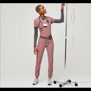 New Mineral Mauve Figs Scrub Set